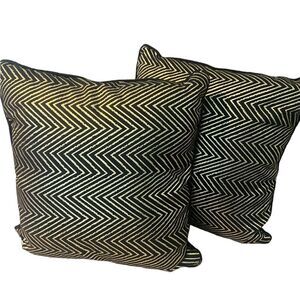 Kirkland outdoor accent pillows black and gold 18 x 18 perfect condition great